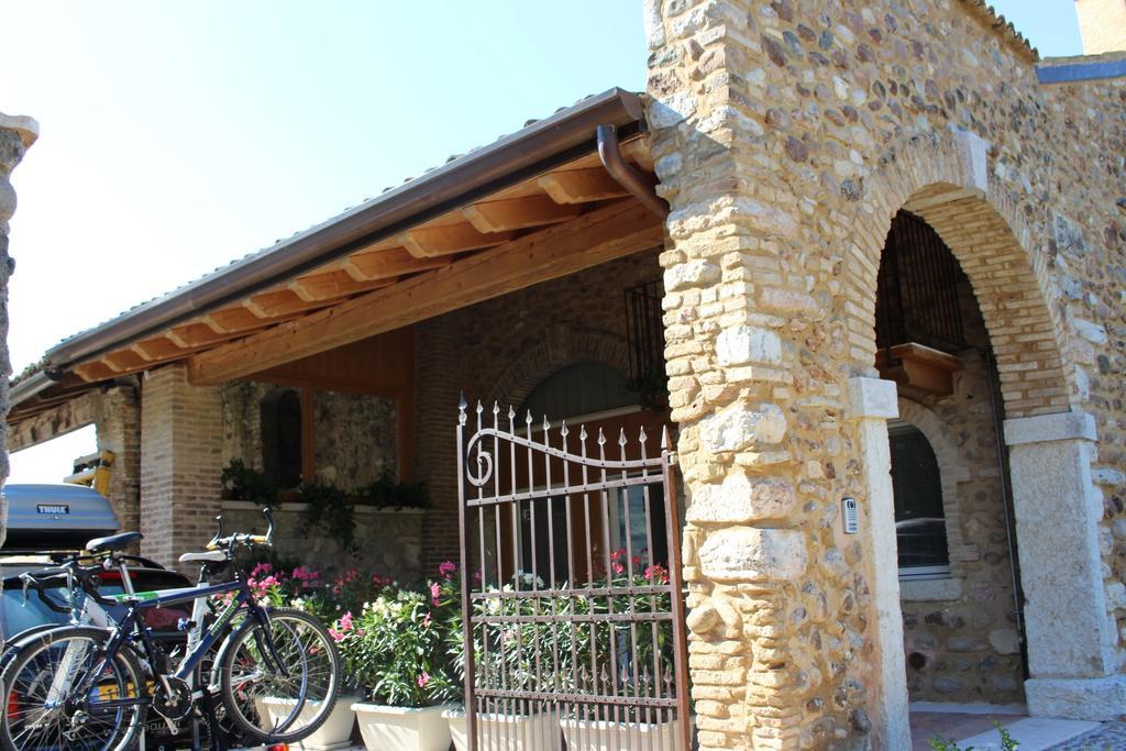 Giardino Degli Ulivi Apartment คาปริโน เวโรเนเซ ภายนอก รูปภาพ